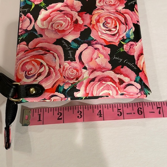 🍒JUICY COUTURE 🍒CROSSBODY BAG SEE PICTURES FOR MEASUREMENTS 🍒 - Picture 7 of 14